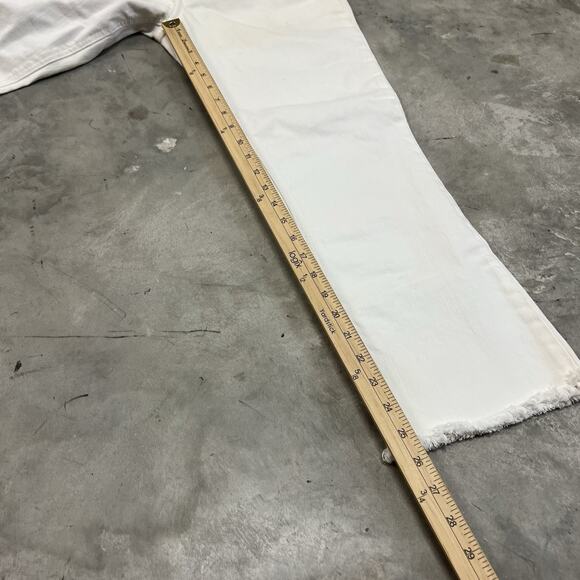 JOHNNY WAS Women's Cropped Baby Boot Jeans Fray Hem Off White Size 31 READ DESC - Picture 4 of 10